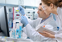 6月21号，HJC黄金城平台在2011世界合同定制服务中国展设展