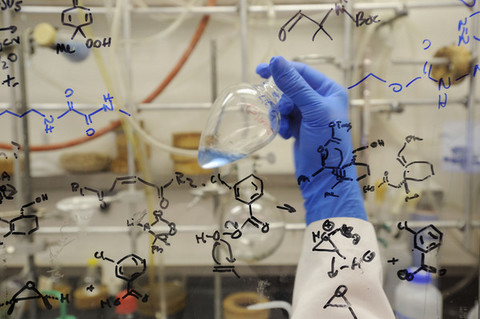 多肽药物“成绩”吸睛研发掣肘、出口承压隐忧显现